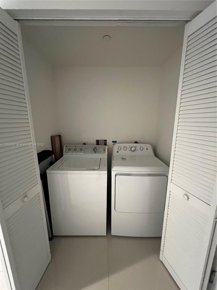 BEACHWALK CONDOMINIUM - Residential