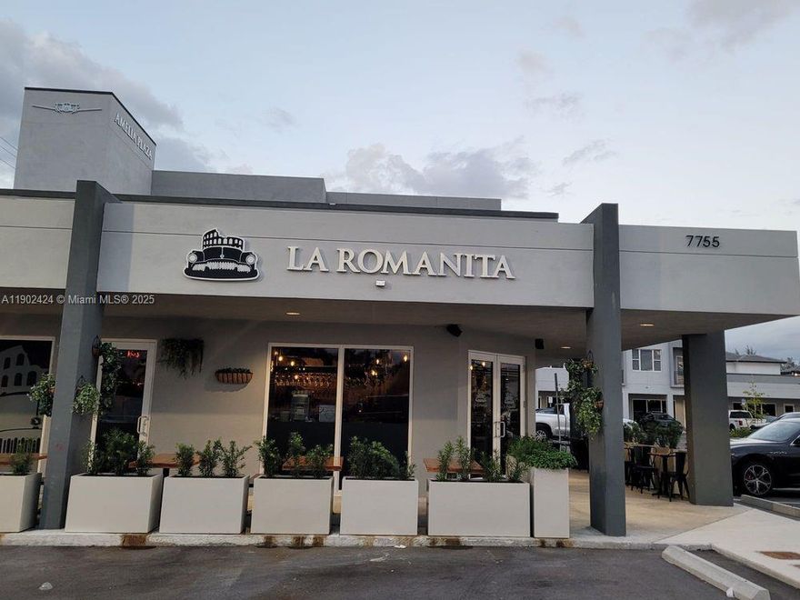 ? Unique Opportunity in Miami! ?La Romanita Restaurant & Lounge, an icon of flavor and style, is officially for sale.Located in a prime area, this venue combines high-level gastronomy with a lounge atmosphere that captivates both locals and tourists.