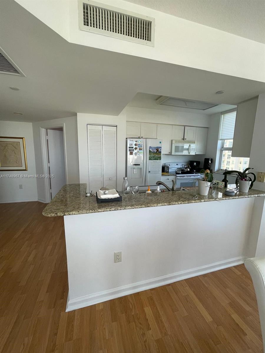 Turnberry on the Green - Residential