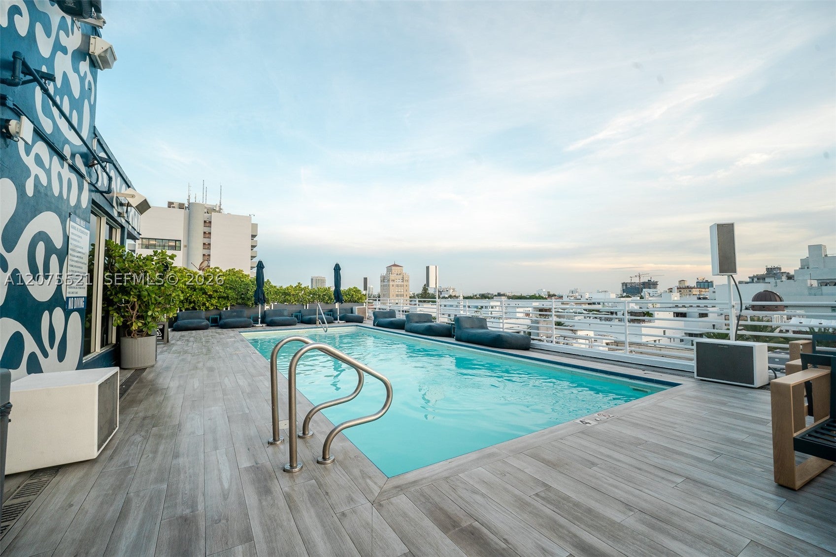 1060 Ocean Dr D204
