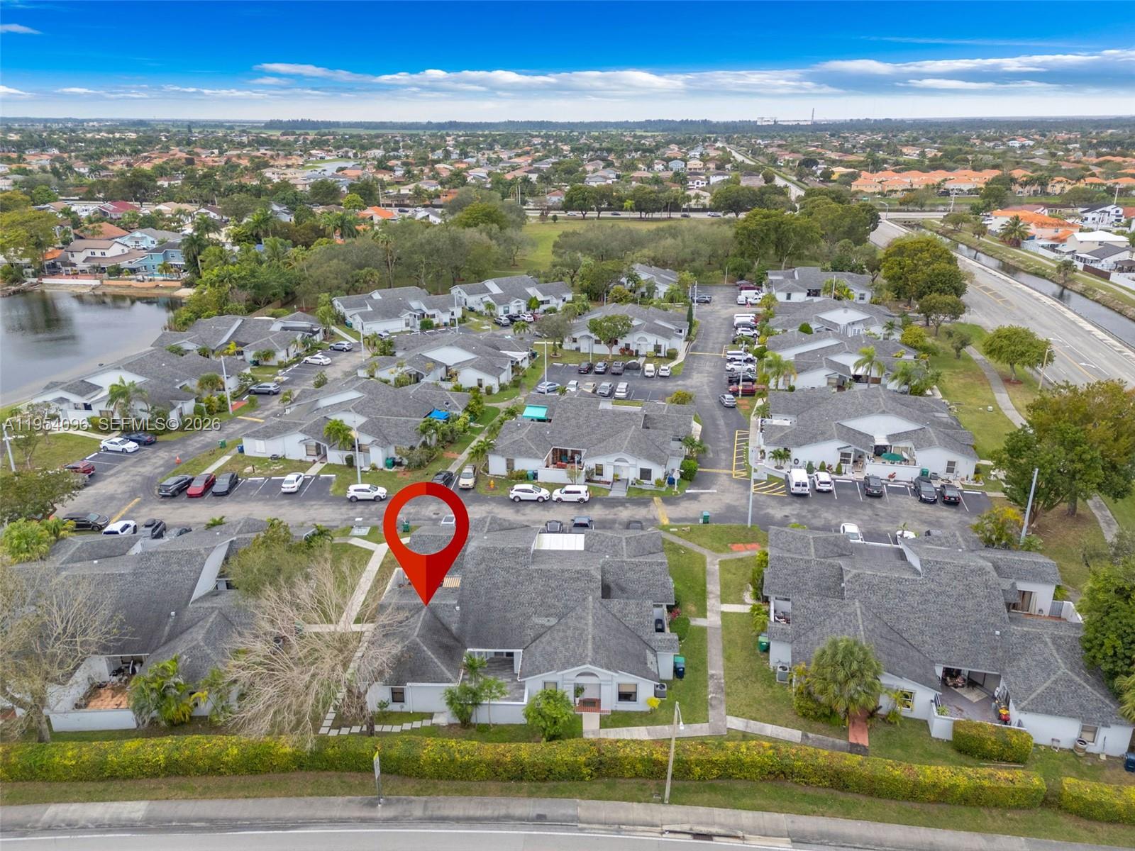 WESTWIND LAKES GARDEN HOM - Residential