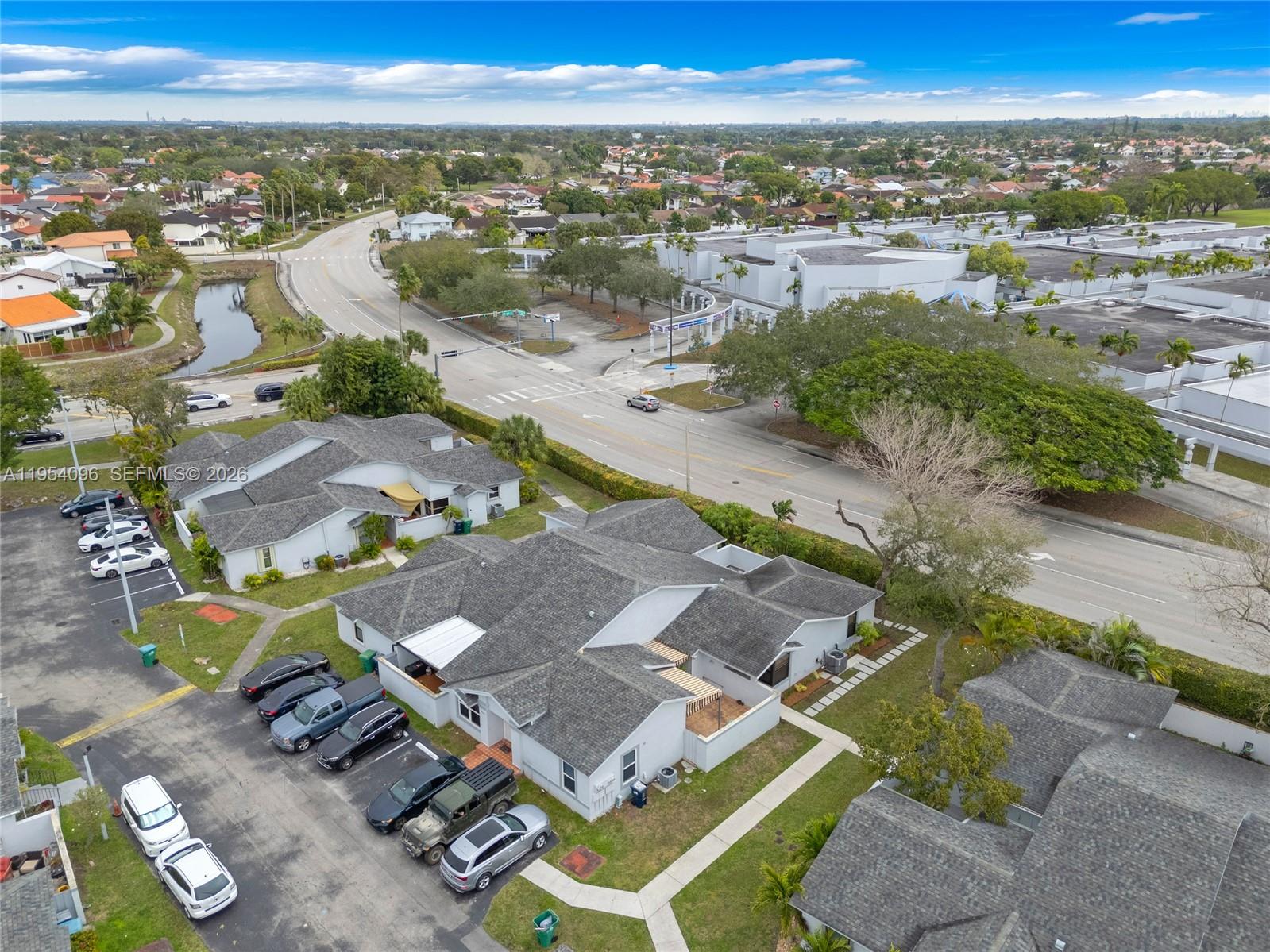 WESTWIND LAKES GARDEN HOM - Residential