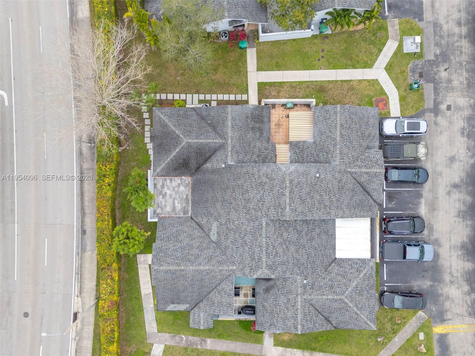 WESTWIND LAKES GARDEN HOM - Residential