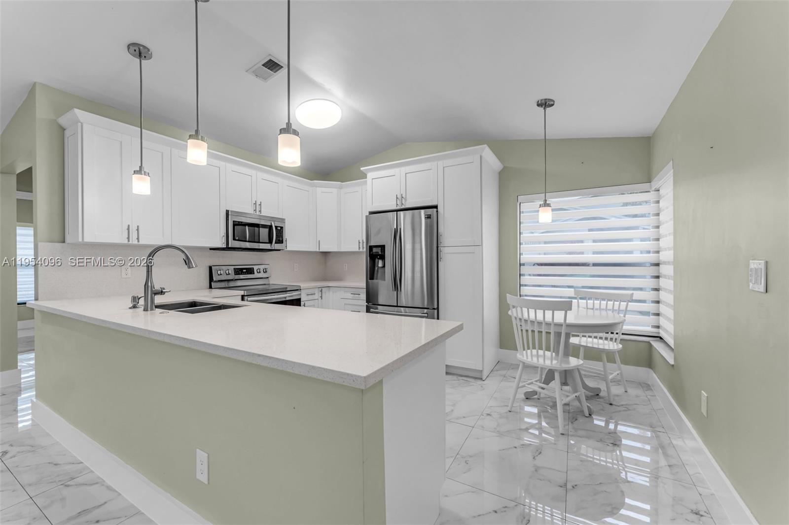 WESTWIND LAKES GARDEN HOM - Residential