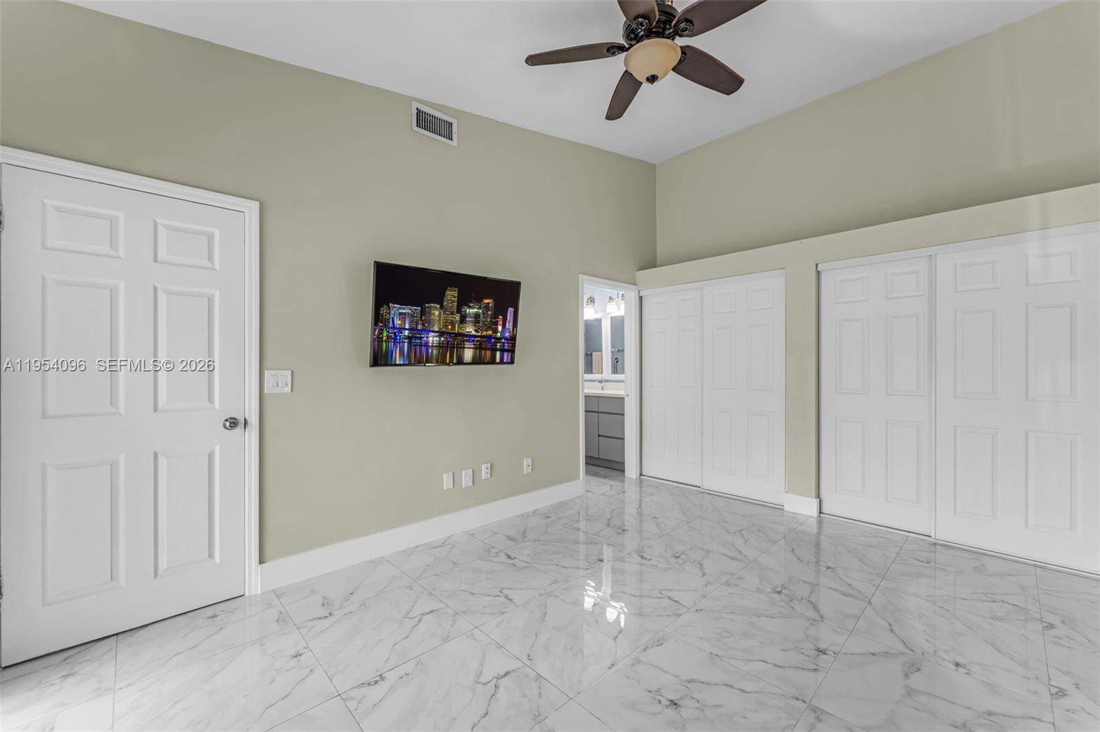 WESTWIND LAKES GARDEN HOM - Residential