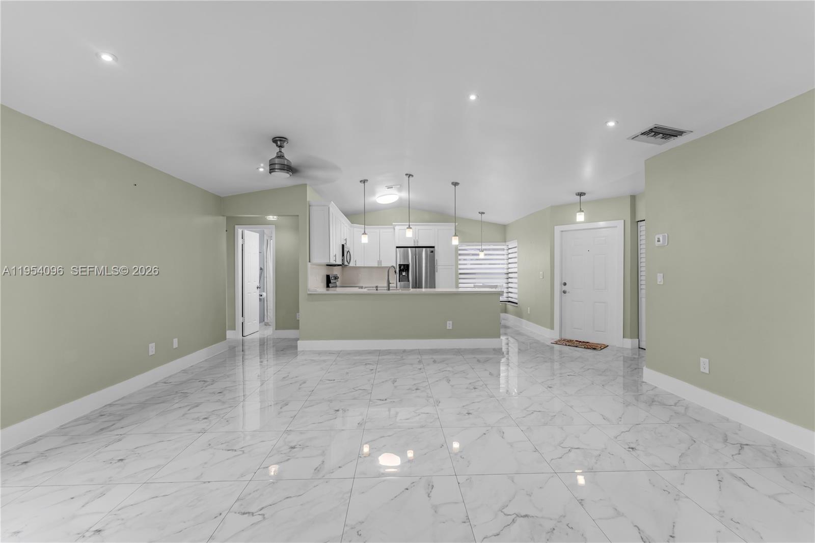 WESTWIND LAKES GARDEN HOM - Residential