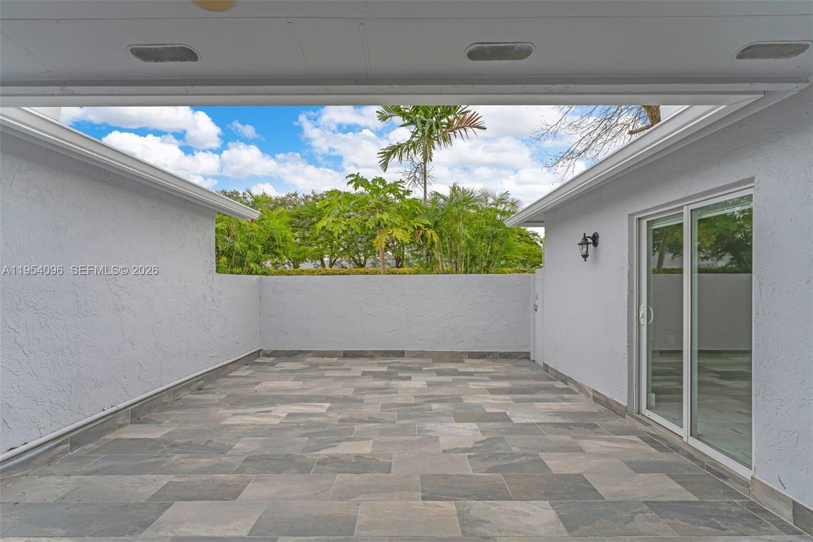 WESTWIND LAKES GARDEN HOM - Residential