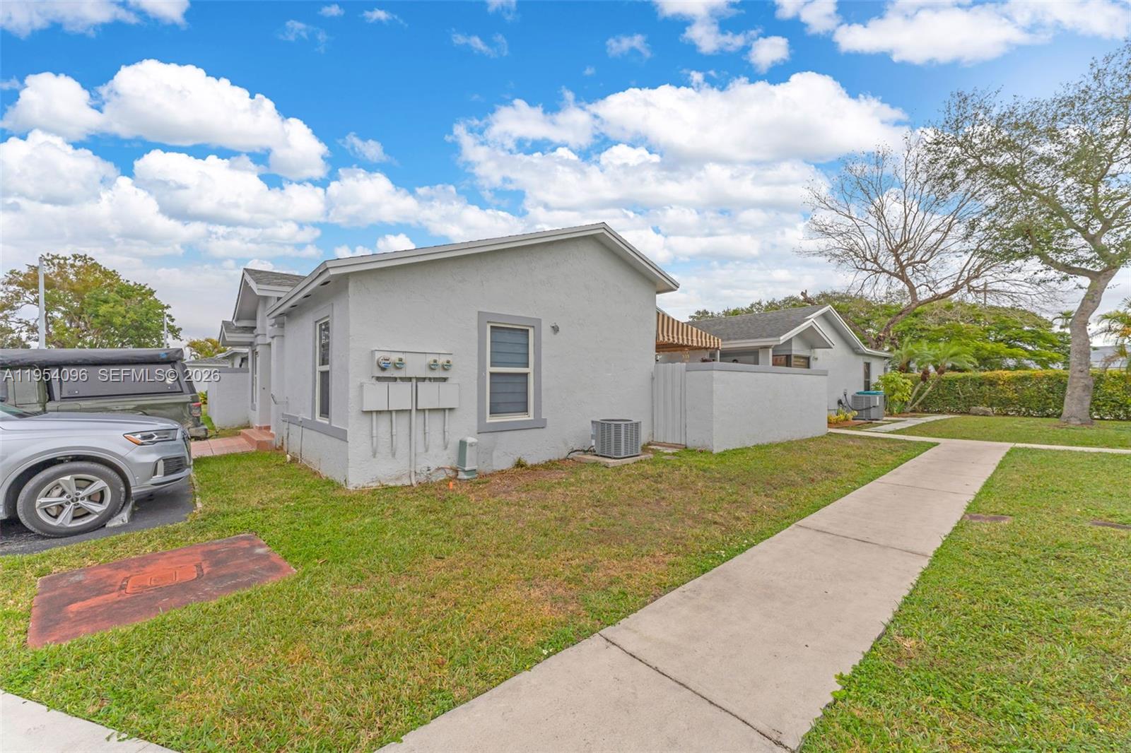 WESTWIND LAKES GARDEN HOM - Residential