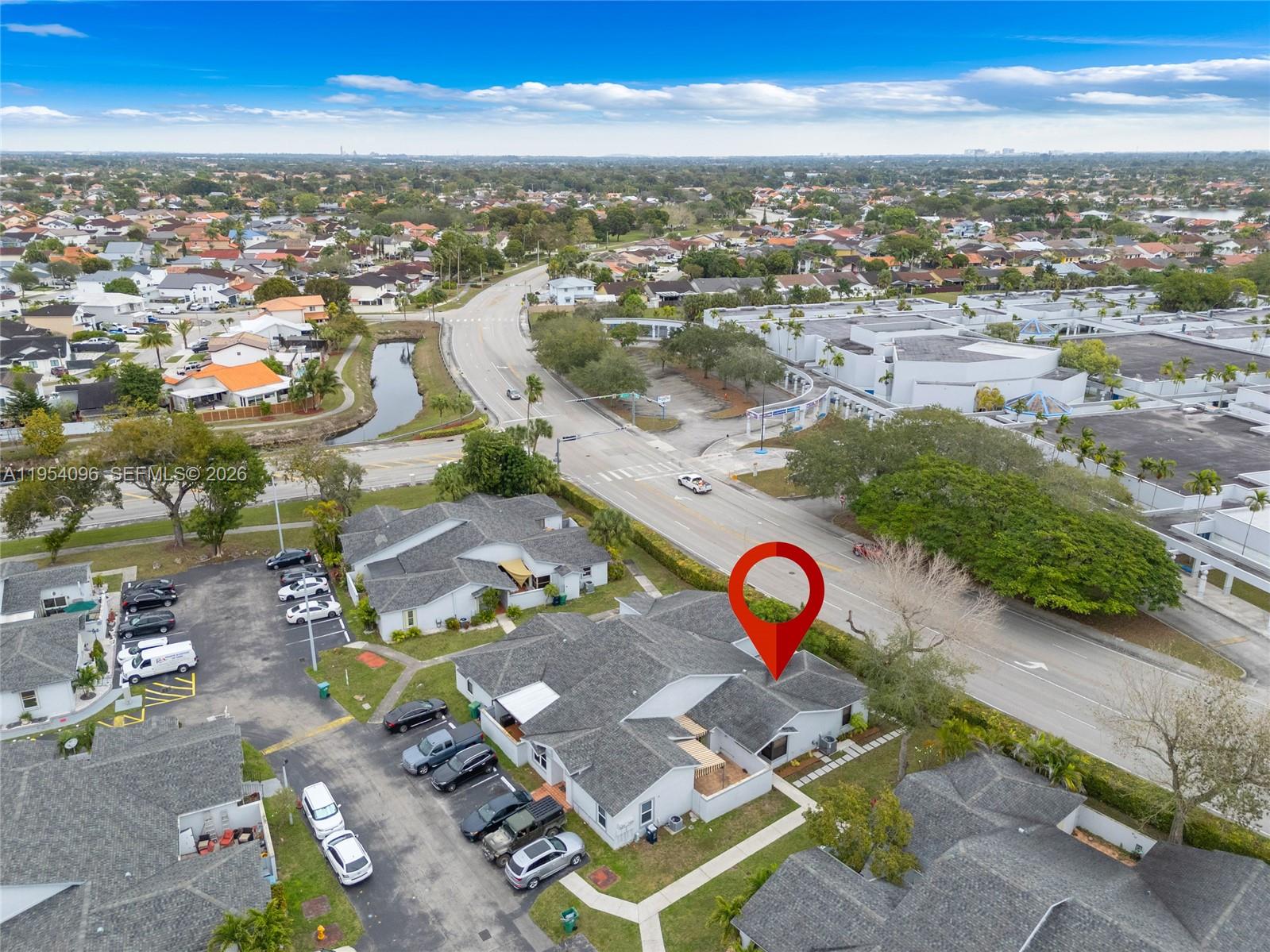 WESTWIND LAKES GARDEN HOM - Residential