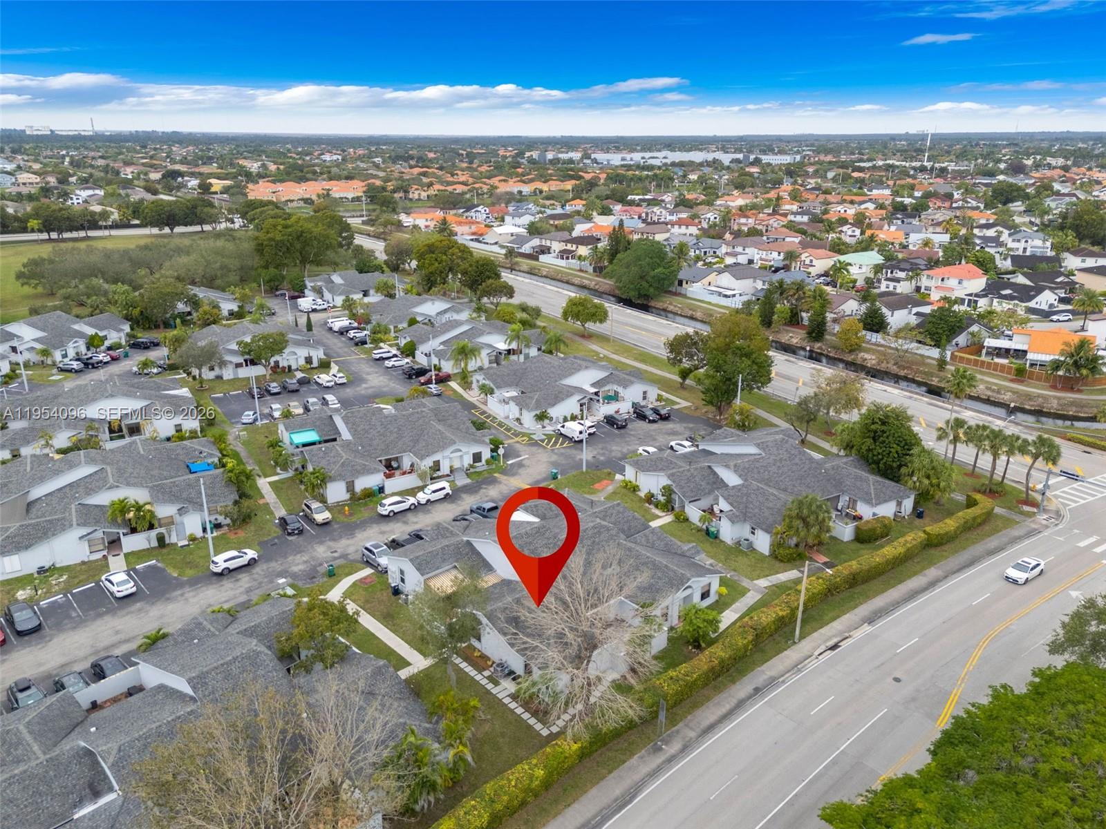 WESTWIND LAKES GARDEN HOM - Residential