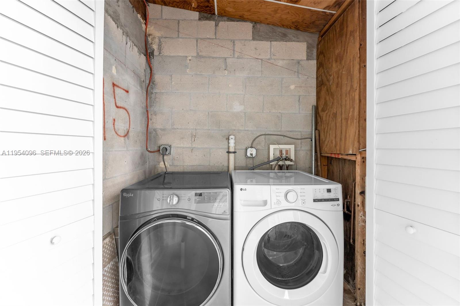 WESTWIND LAKES GARDEN HOM - Residential