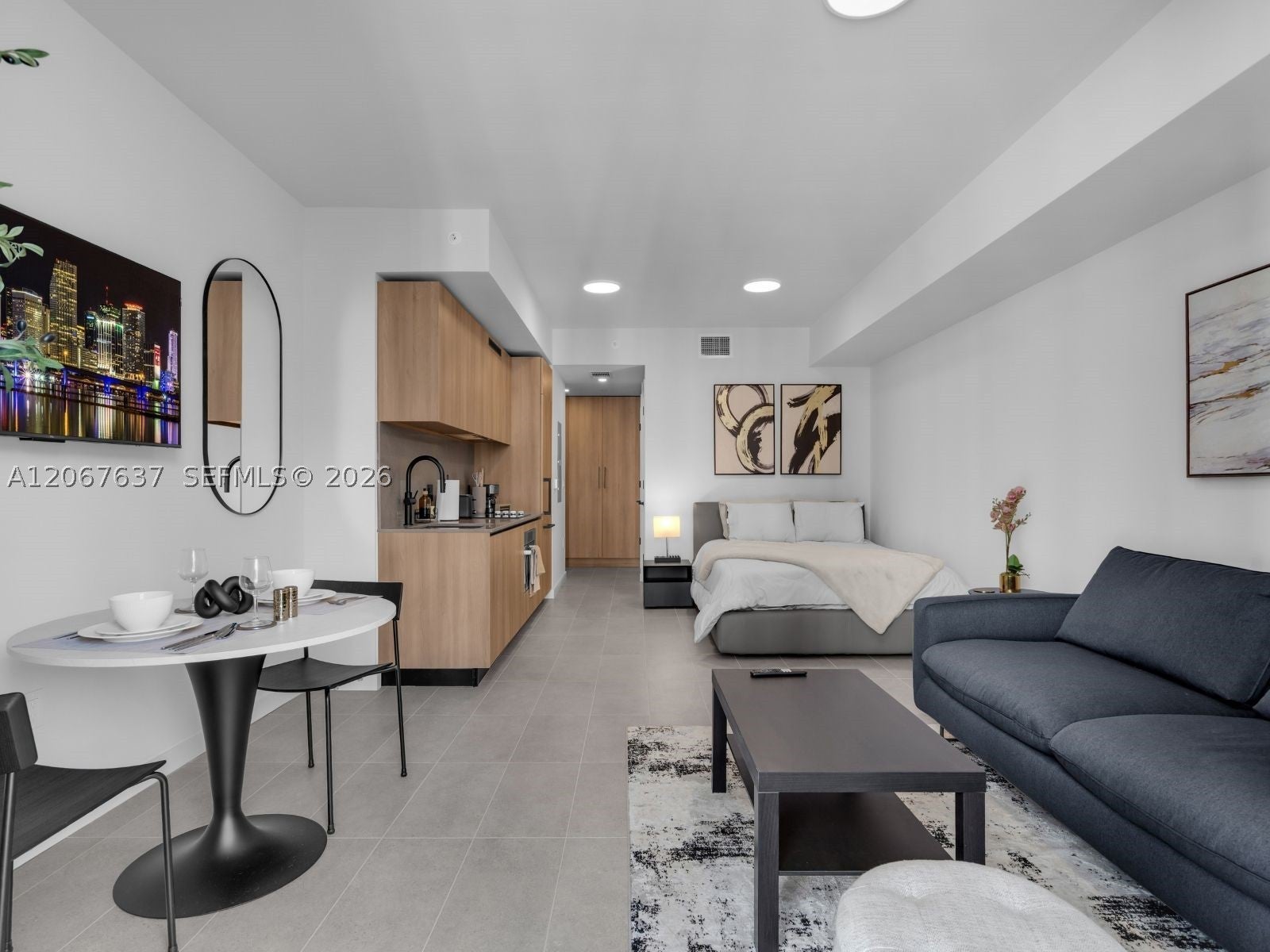121 NE 5th St 1607