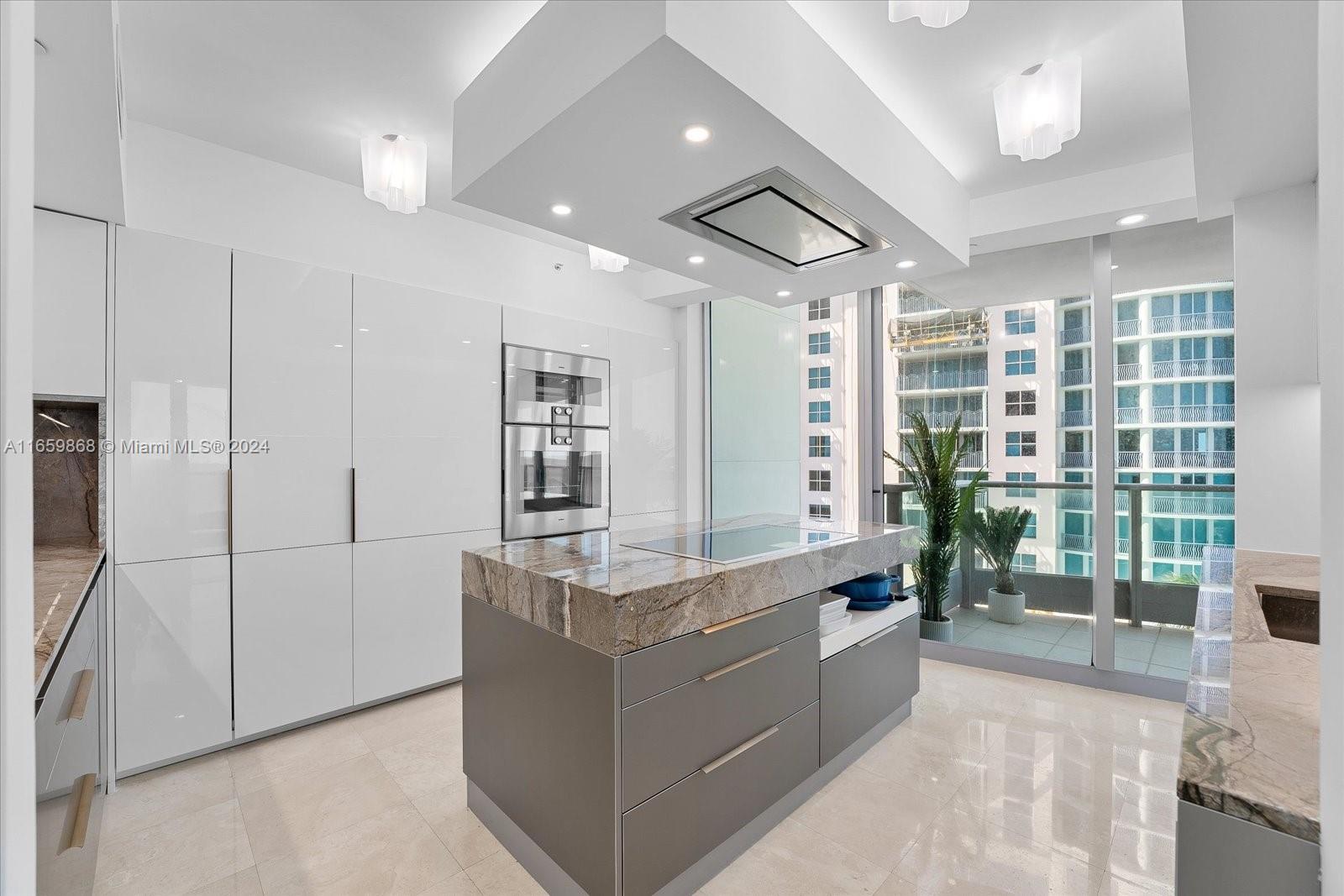IL VILLAGGIO ON SOUTH BEA - Residential