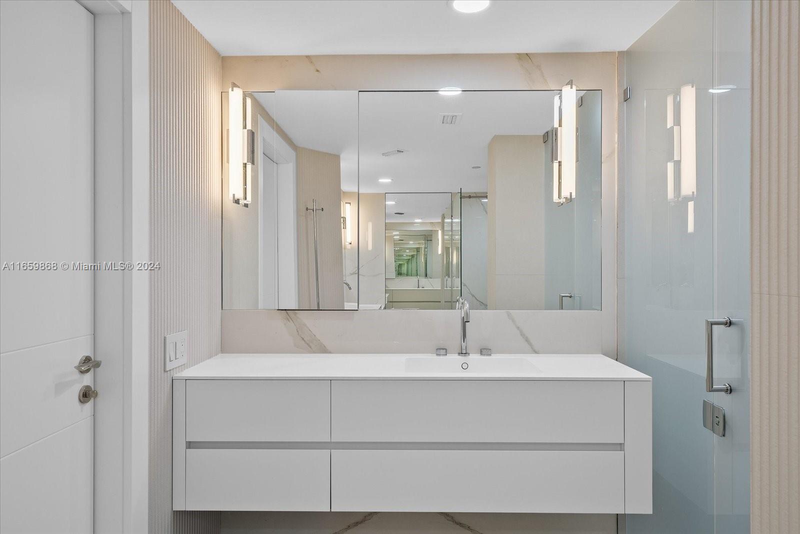 IL VILLAGGIO ON SOUTH BEA - Residential