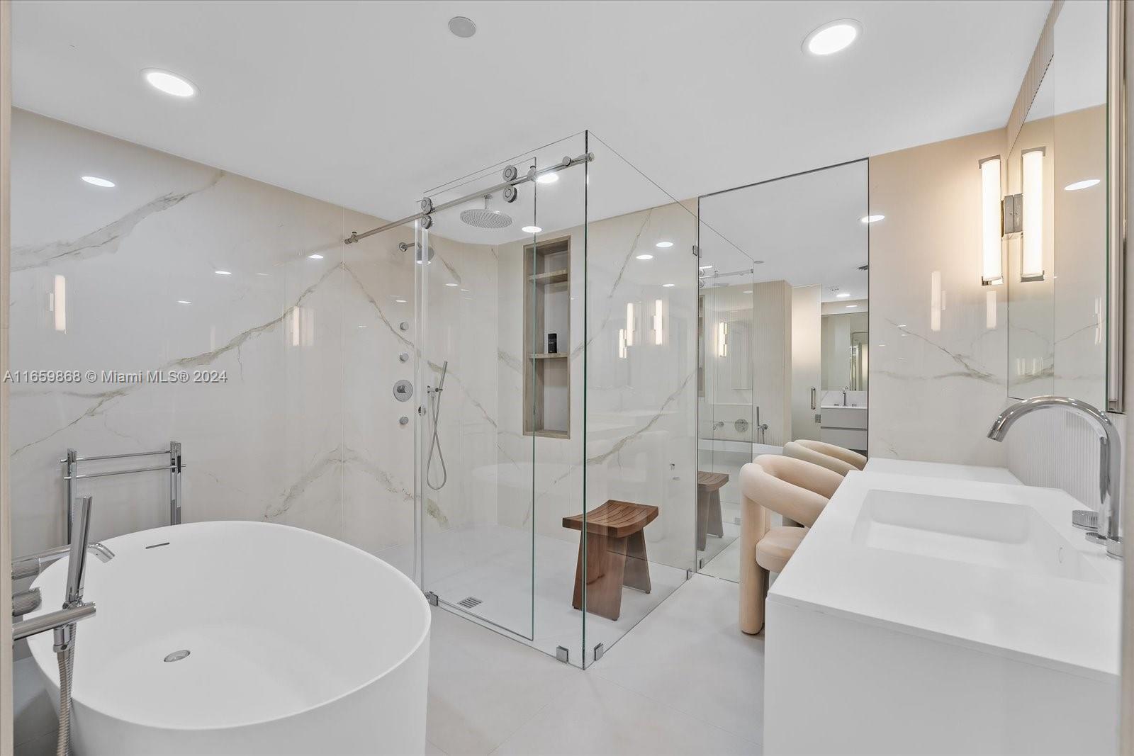IL VILLAGGIO ON SOUTH BEA - Residential