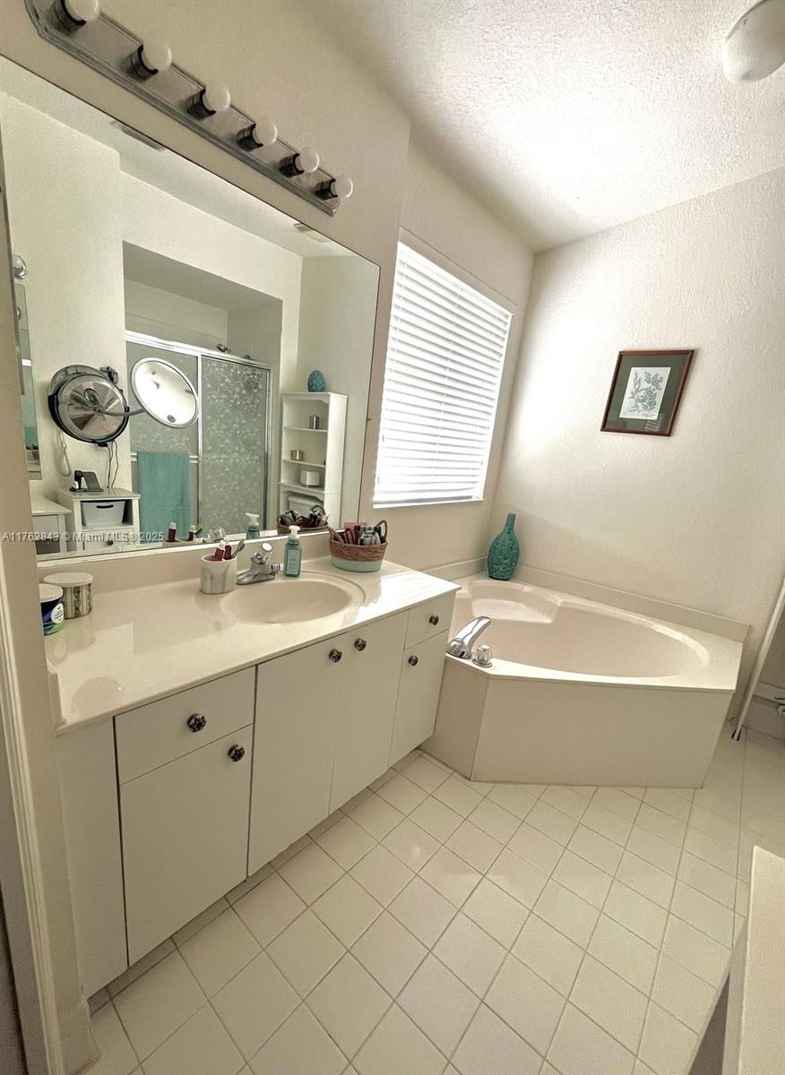 DIMENSIONS AT DORAL - Residential