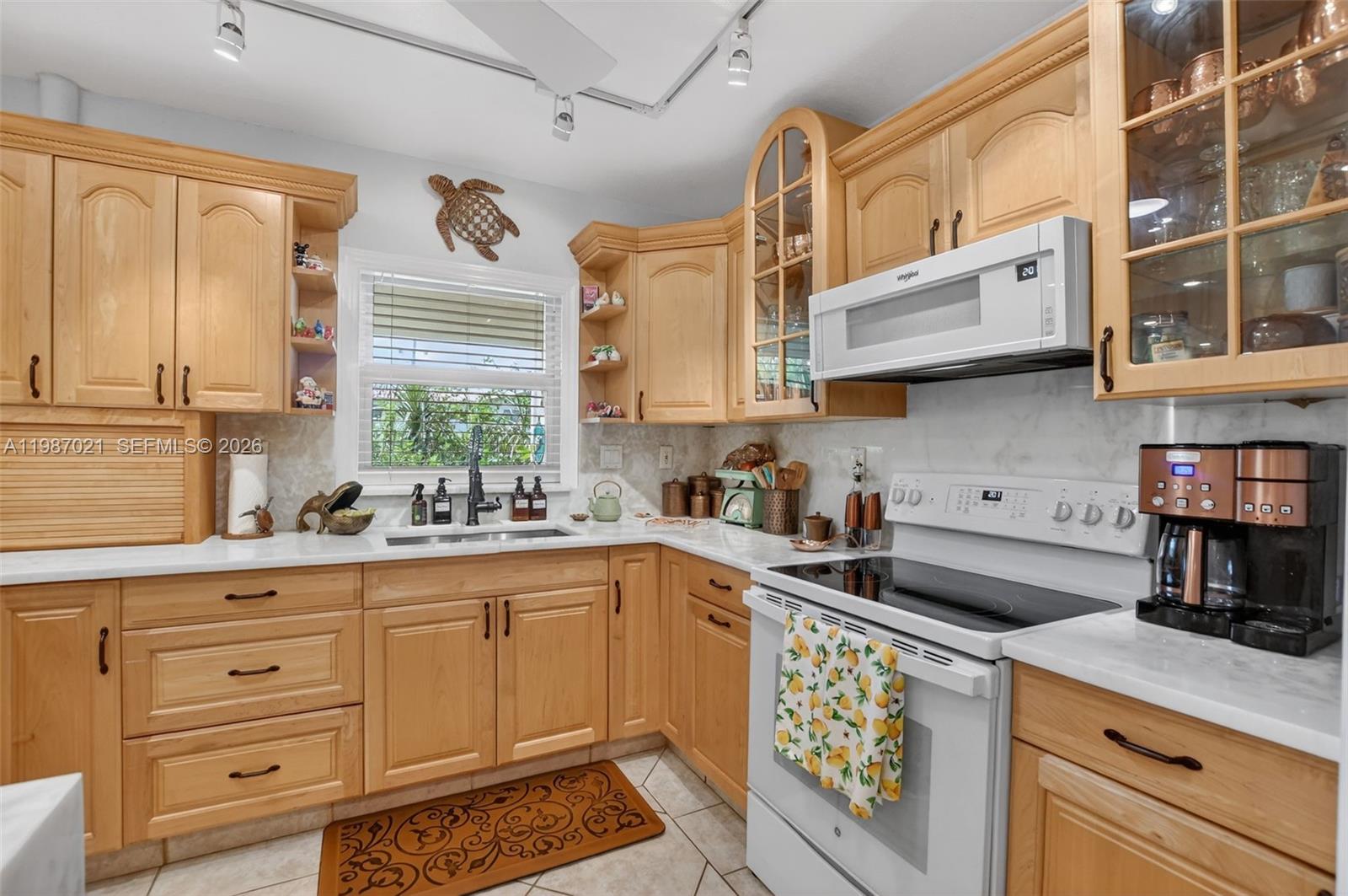 BEACH HOUSE VILLAGE CONDO - Residential