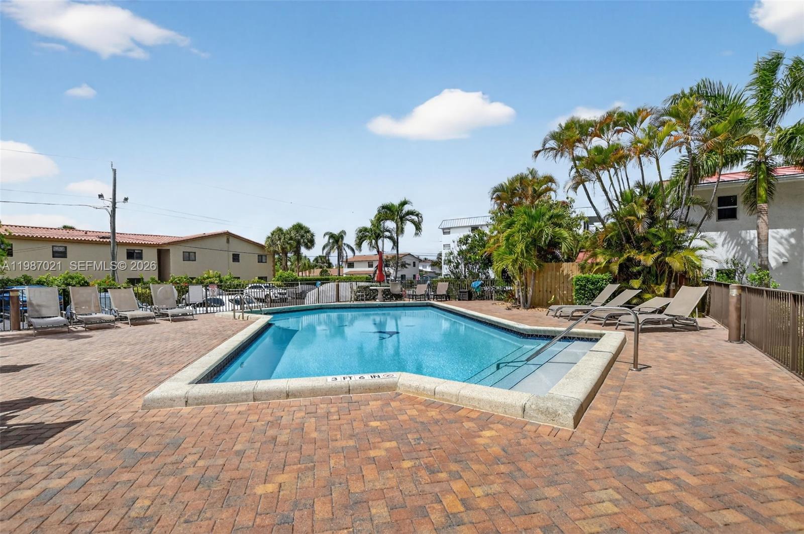 BEACH HOUSE VILLAGE CONDO - Residential