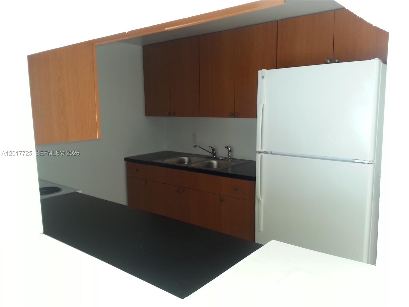 THE ARBOUR TOWNHOUSE NO 2 - Residential