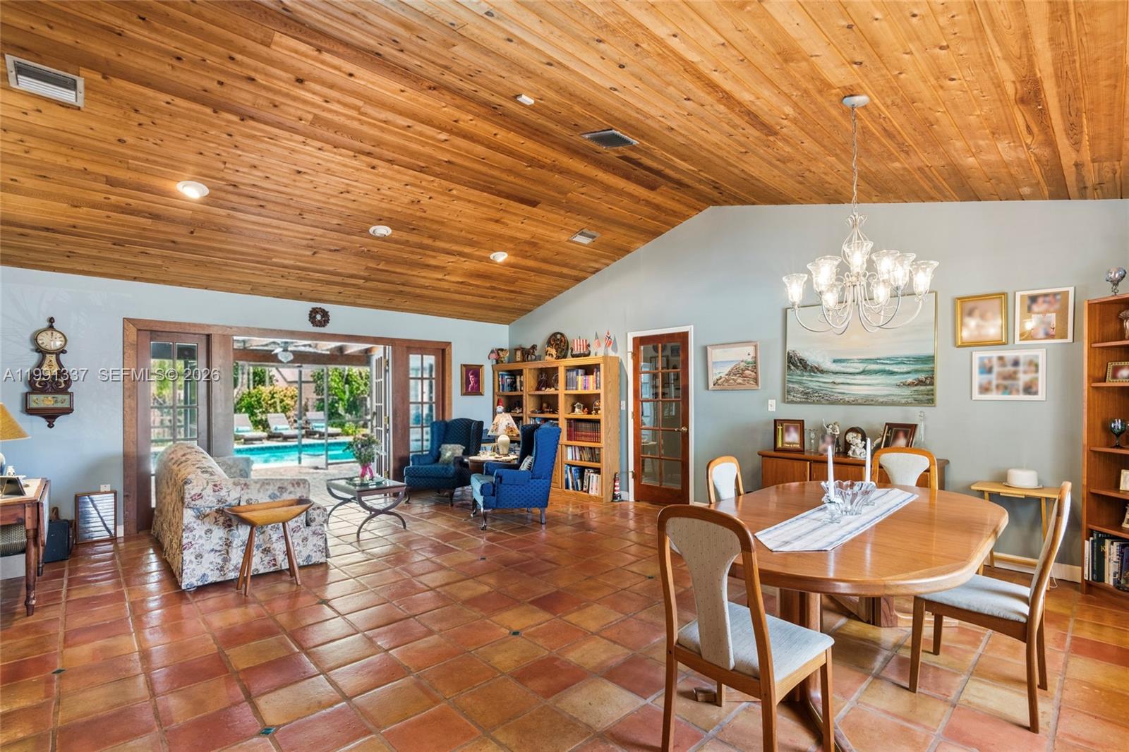 LINDGREN WEST - Residential