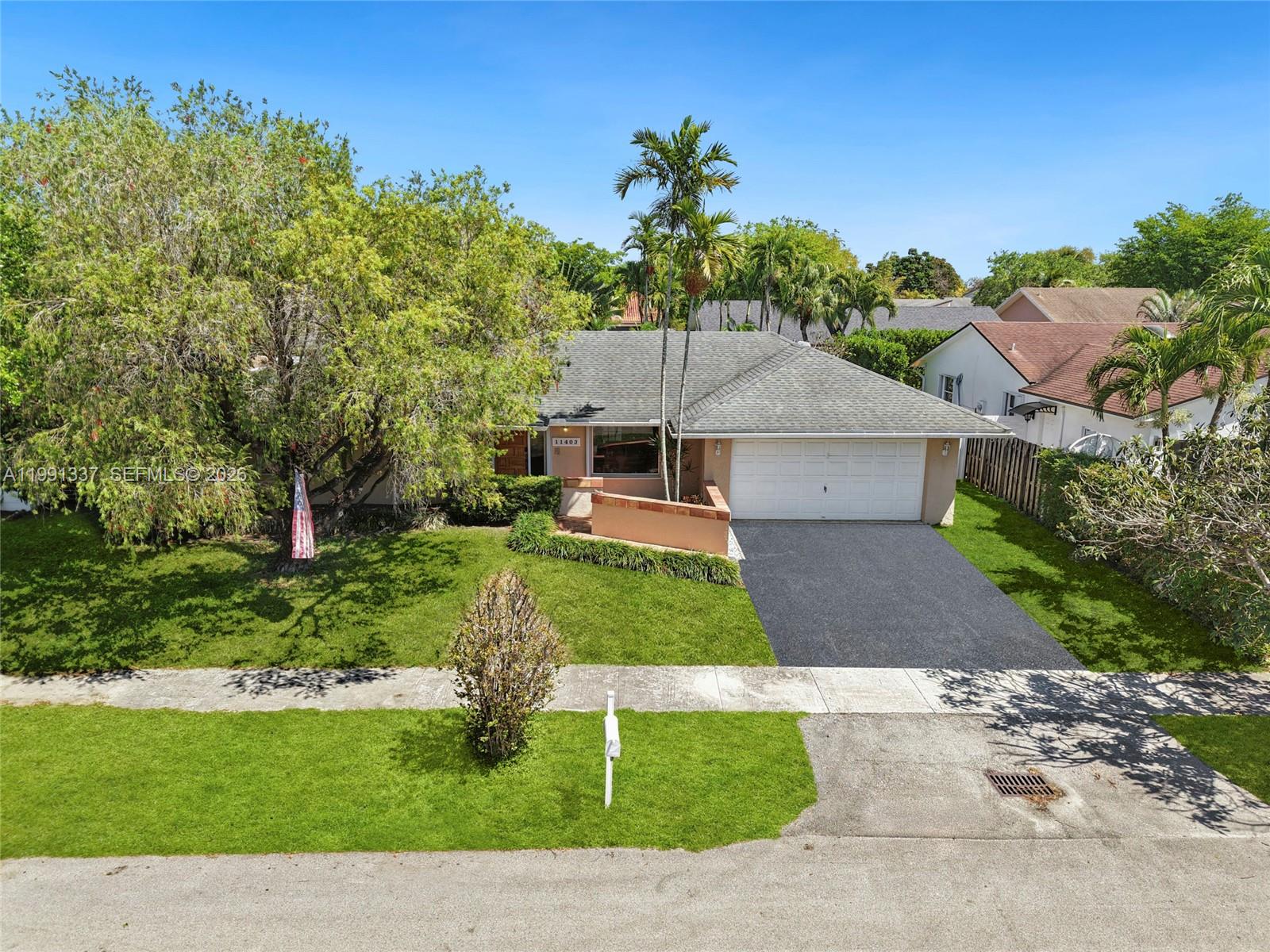 LINDGREN WEST - Residential