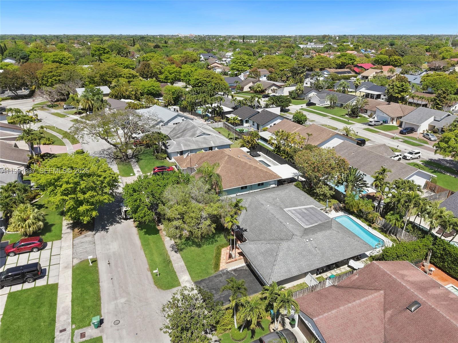 LINDGREN WEST - Residential