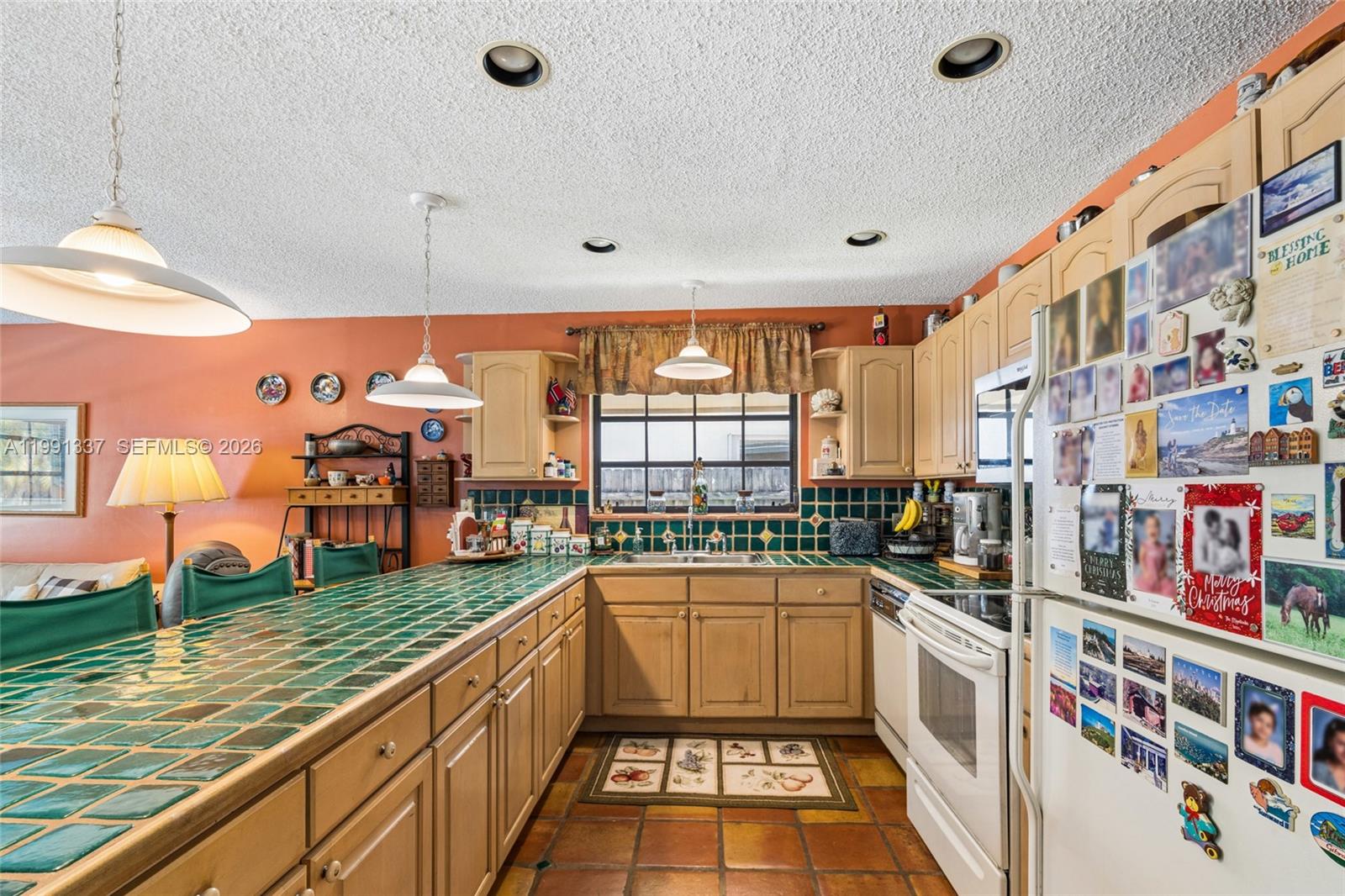 LINDGREN WEST - Residential