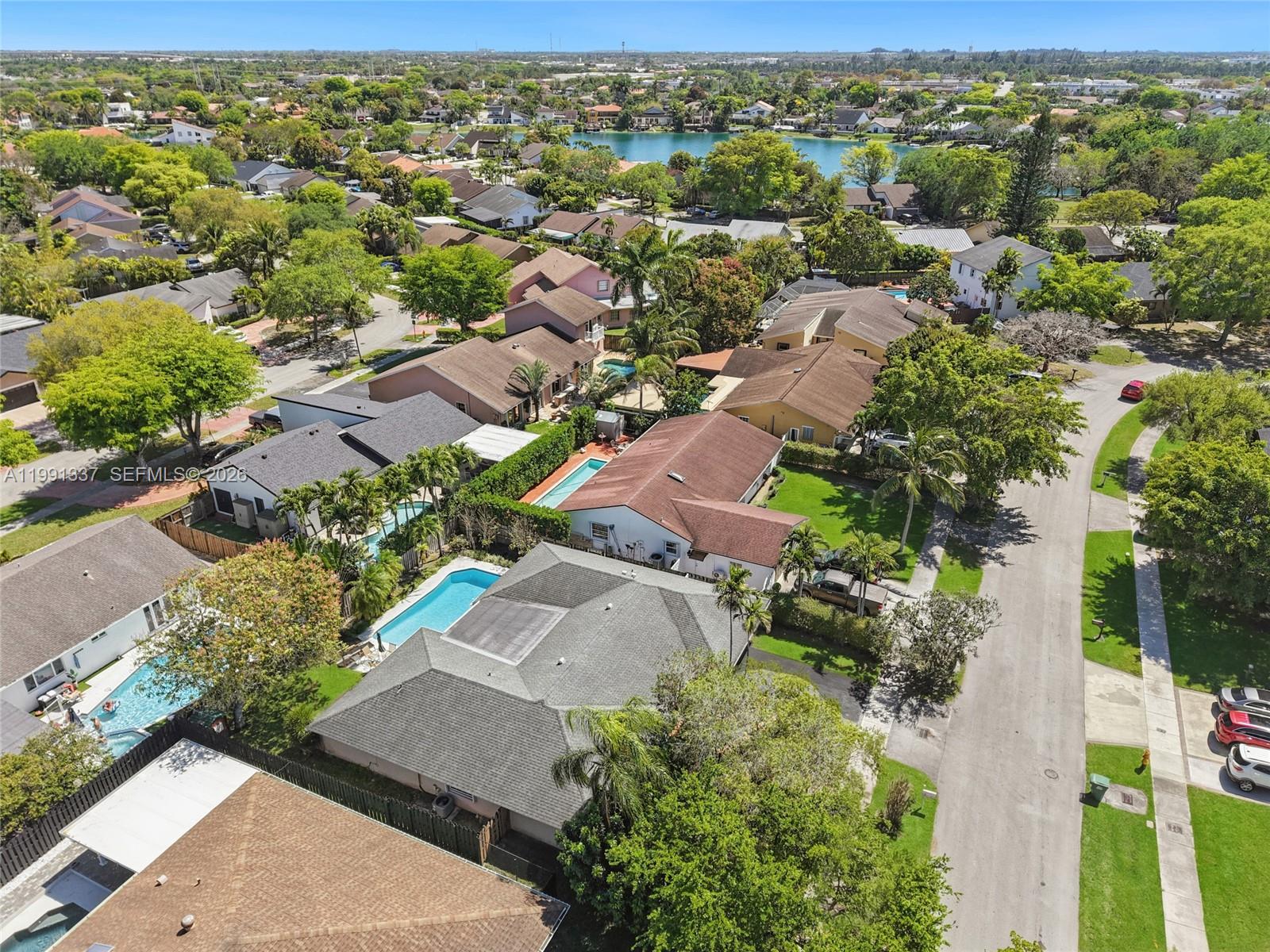 LINDGREN WEST - Residential