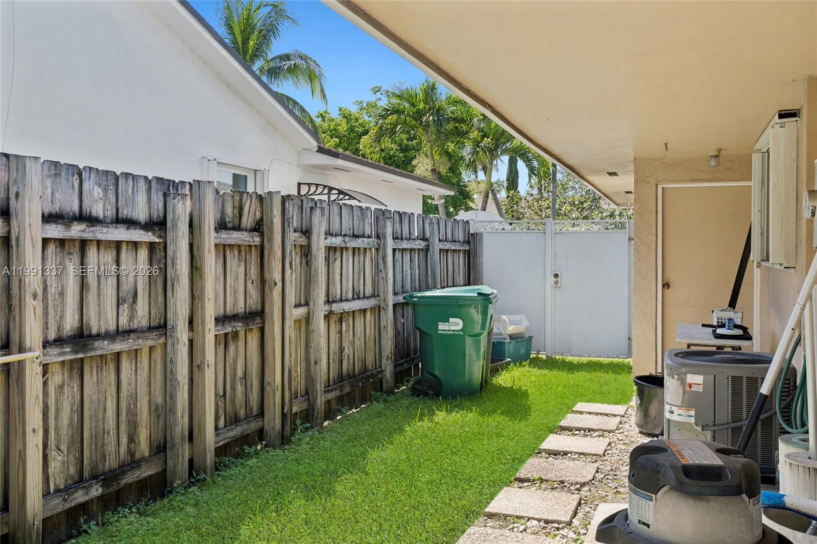 LINDGREN WEST - Residential