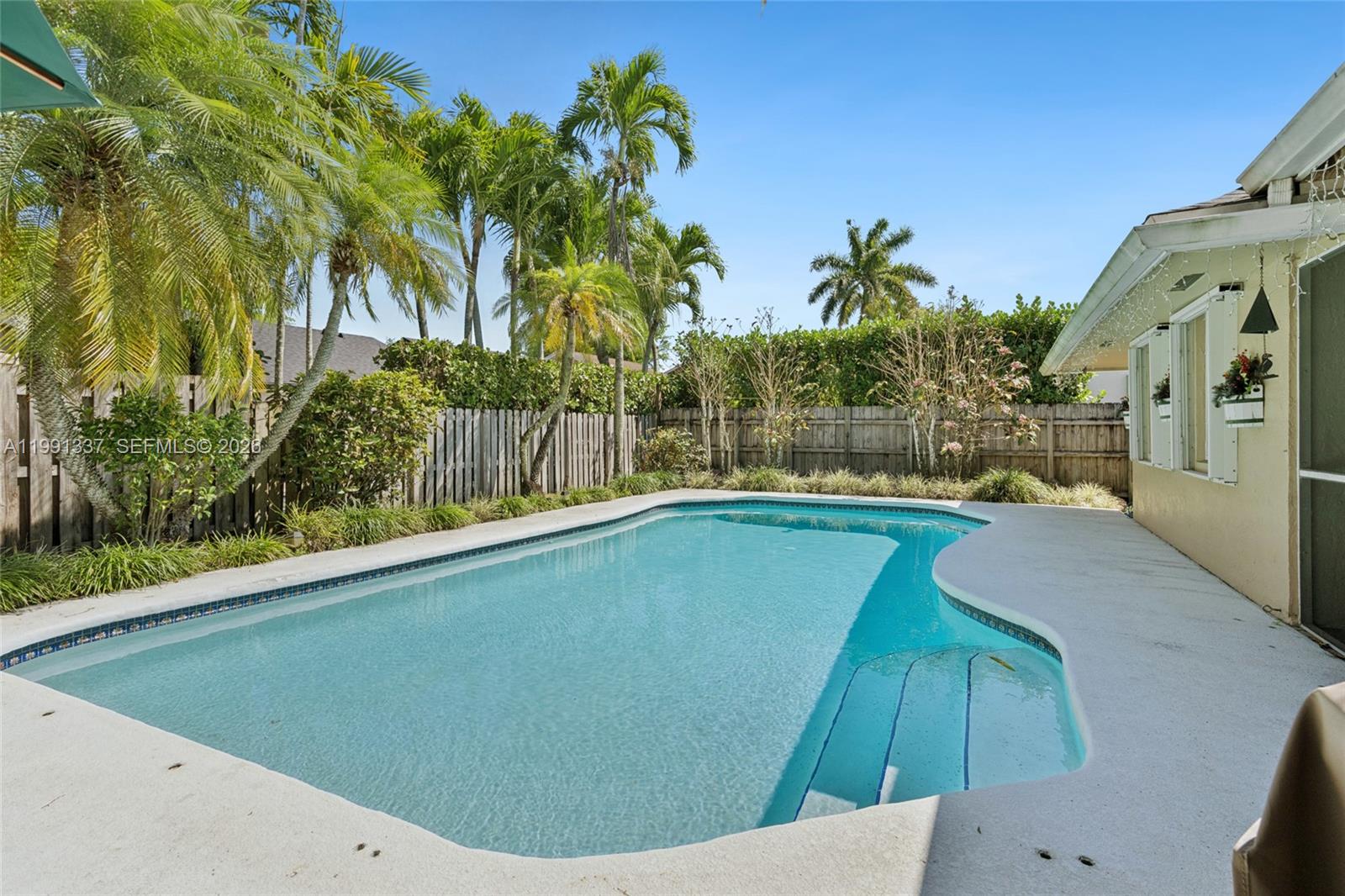 LINDGREN WEST - Residential