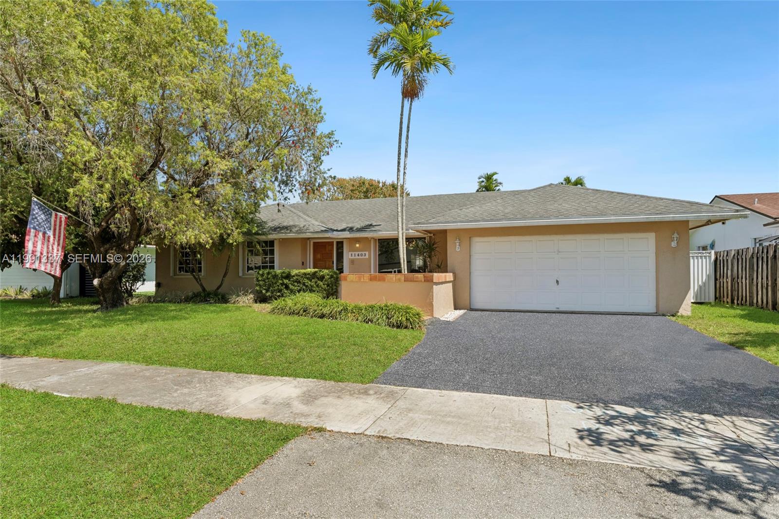 LINDGREN WEST - Residential