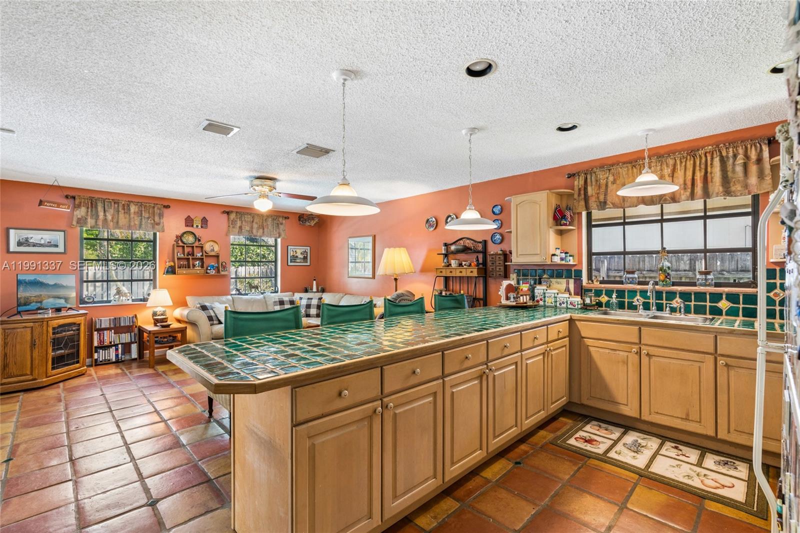 LINDGREN WEST - Residential