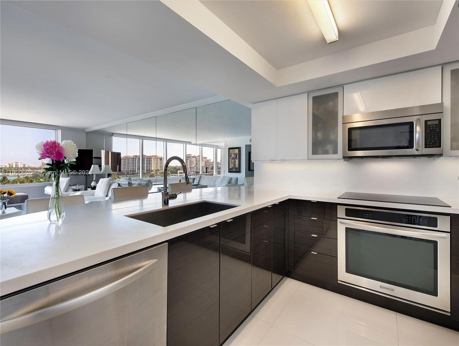 400 S Pointe Dr 605