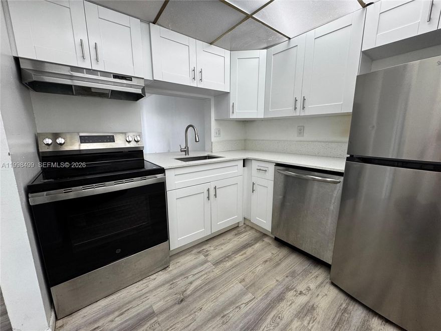 Freshly renovated floors and kitchen with good appliances provide a modern and functional space. With new air
conditioning systems and a water heater, this apt ensures hassle-free comfort. Seize the opportunity to acquire this
apartment now. A minimum of 650 credit score, proof of income, last 3 bank statements and a contract to lease are required. Tenant must complete a NON-REFUNDABLE FEE for $49 dollars and also apply to the association for $150.00. HOA Approval for up to 3 weeks.