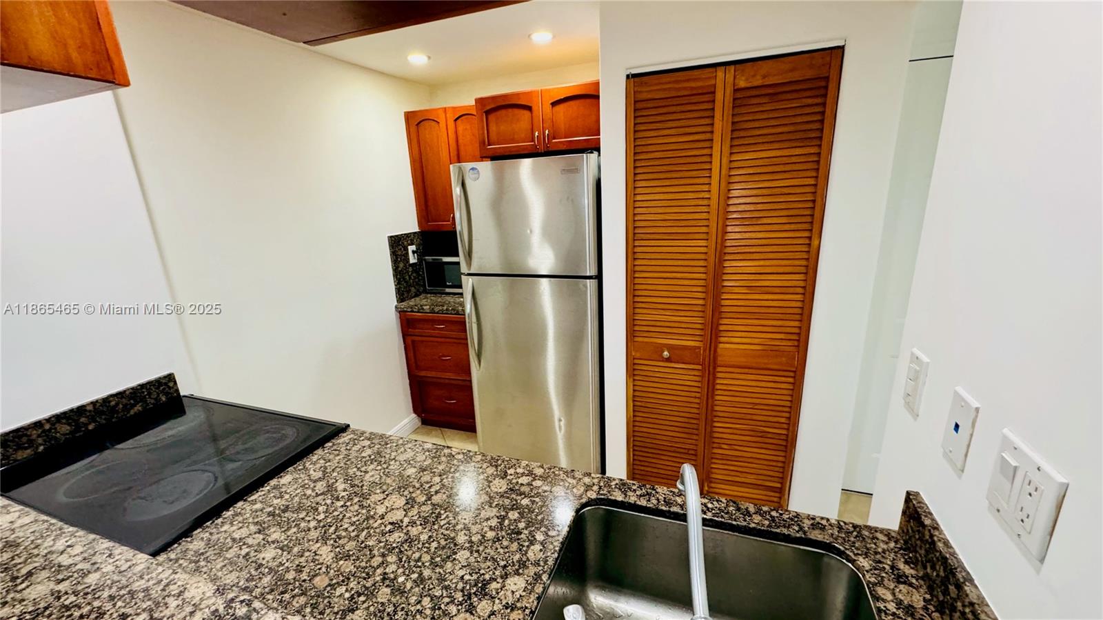 540 Brickell Key Dr 300