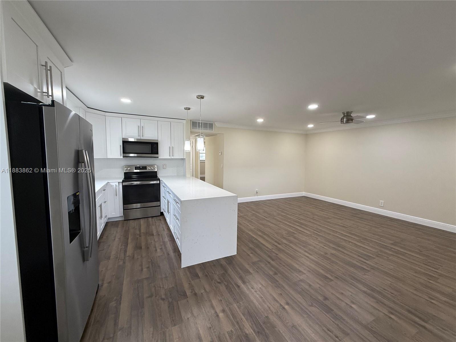 KINGS POINT FLANDERS COND - Residential