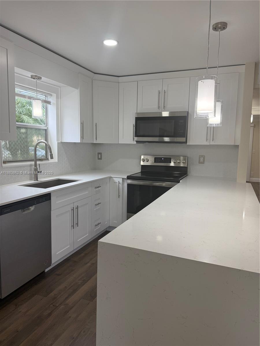 View photos, virtual tours, details... 641 N Flanders N 641
