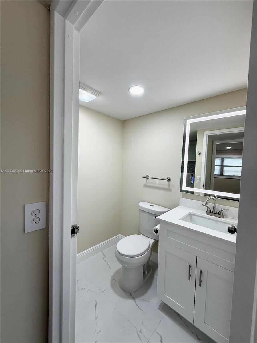 KINGS POINT FLANDERS COND - Residential