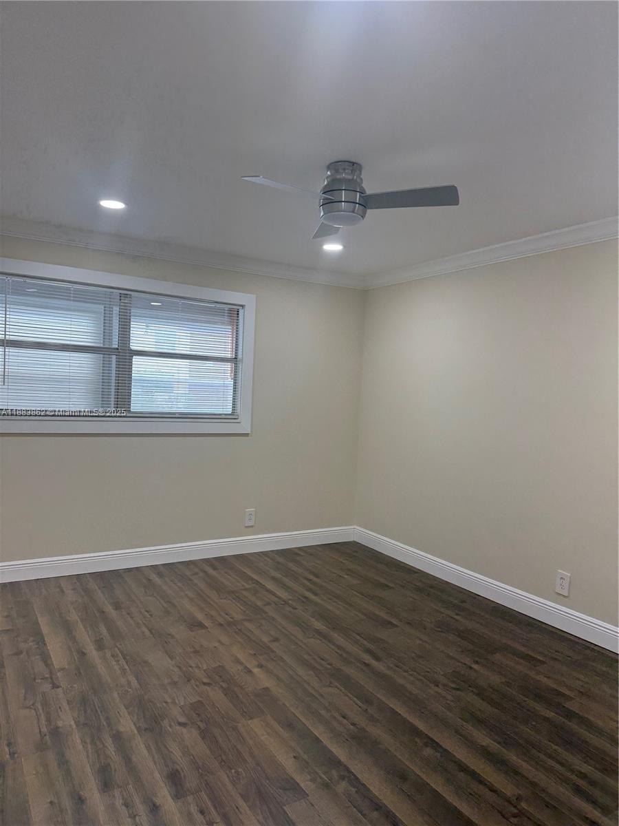 KINGS POINT FLANDERS COND - Residential