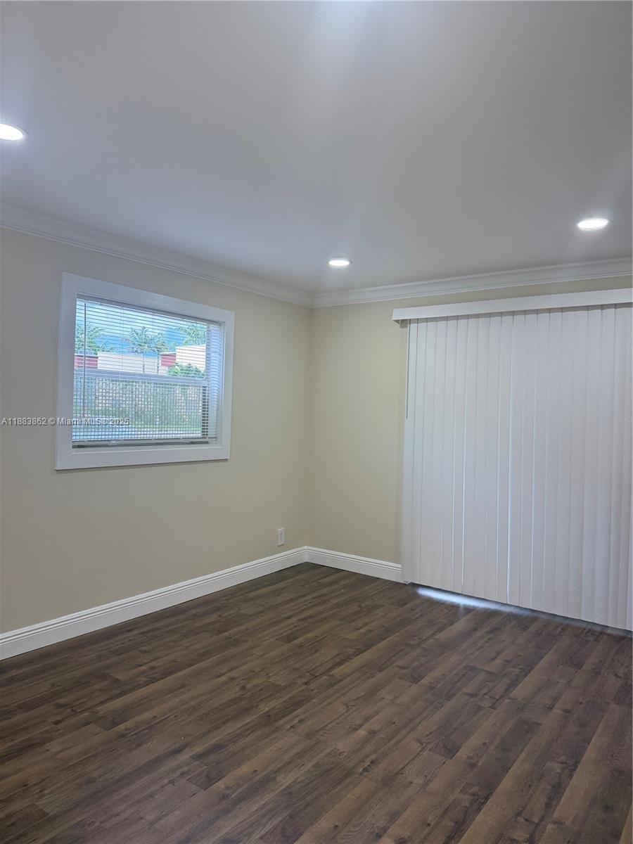 KINGS POINT FLANDERS COND - Residential