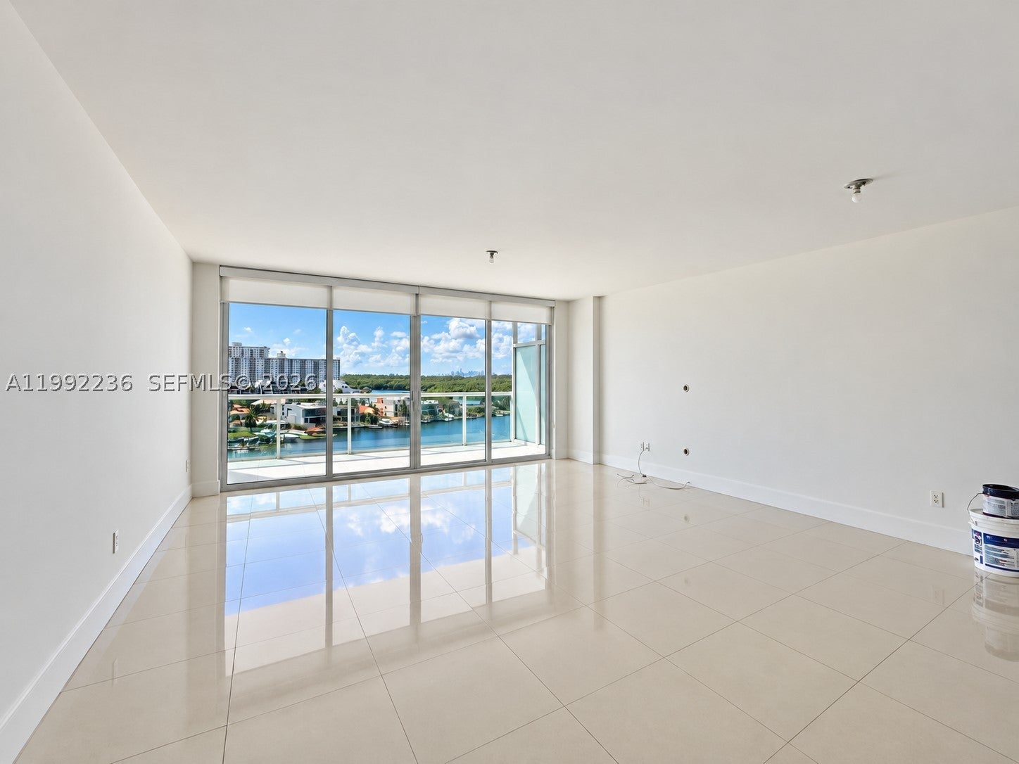 400 Sunny Isles Blvd 819