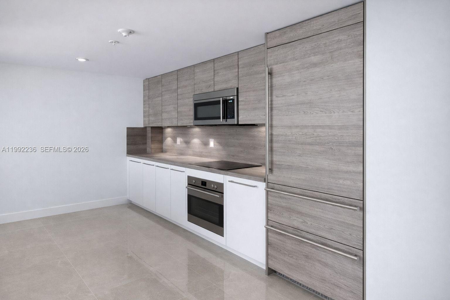 400 Sunny Isles Blvd 819