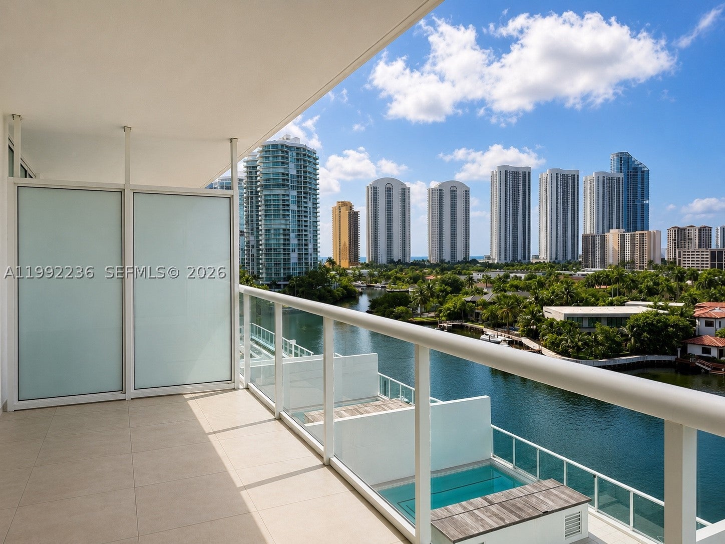 400 Sunny Isles Blvd 819