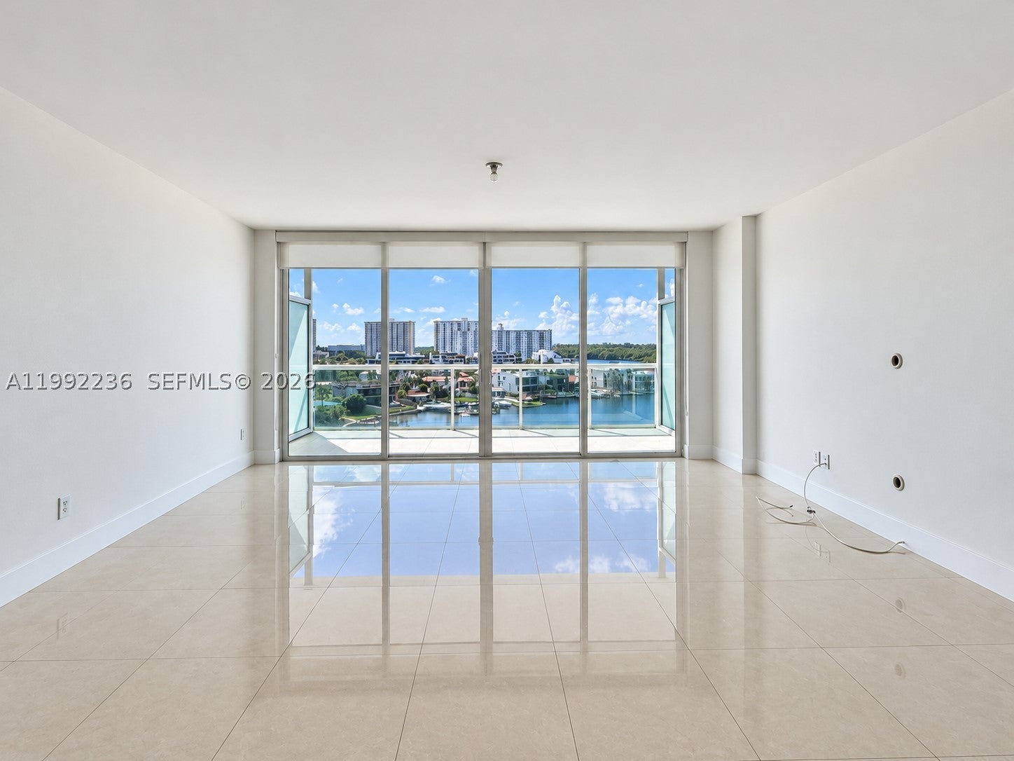 400 Sunny Isles Blvd 819
