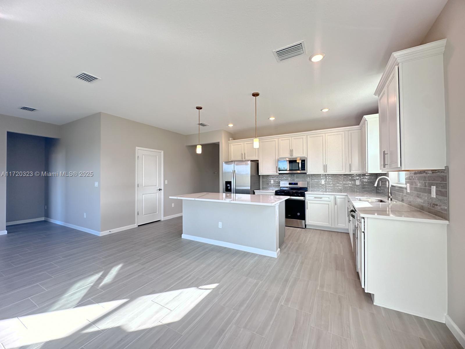 4545 Nautilus Cir, Vero Beach, FL, 32967/$650,000 2 4545 Nautilus Cir
