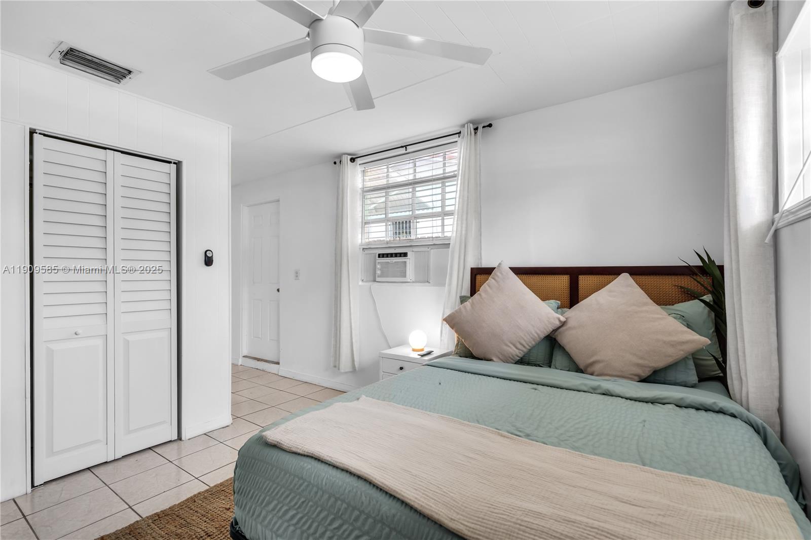 MIRACOPA PARK - Residential Lease