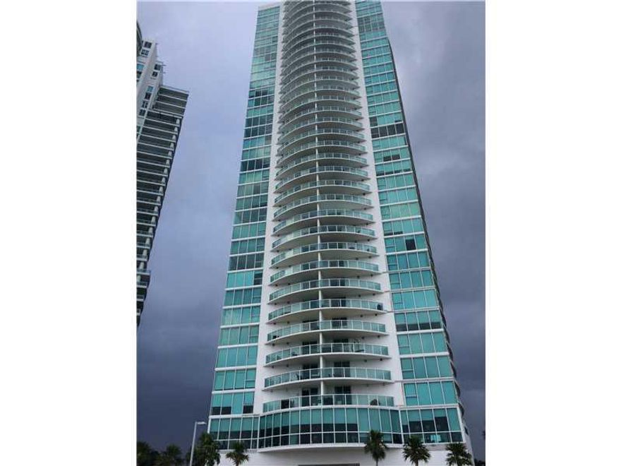 DESIRABLE BUILDING SKYLINE  ON BRICKELL PERFECT FOR INVESTOR OR FIRST TIME HOME BUY .SPACIOUS UNIT  ALL MARBLE TITLE  GREAT  LAYOUT  NEW BLINDS MODERN KITCHEN GRANITE COUNTERTOPS,LARGE WALK IN CLOSET OVER SIZED BALCONY OCEAN AND CITY VIEW  ,TO ENJOY THE B REEZE ,ASSIGNED AND COVERED PARKING SPACE ALL AMENITIES BUILDING , INCLUDES SPECTACULAR  GYM WITH A PANORAMIC VIEW TO THE BAY , SAUNA, TENNIS , MARINA, 24  VALET ,CONVENIENCE STORE CAFÉ,DRYCLEAN,SPA. LOOK NO FURTHER THIS IS THE BEST BUY IN THE AREA.