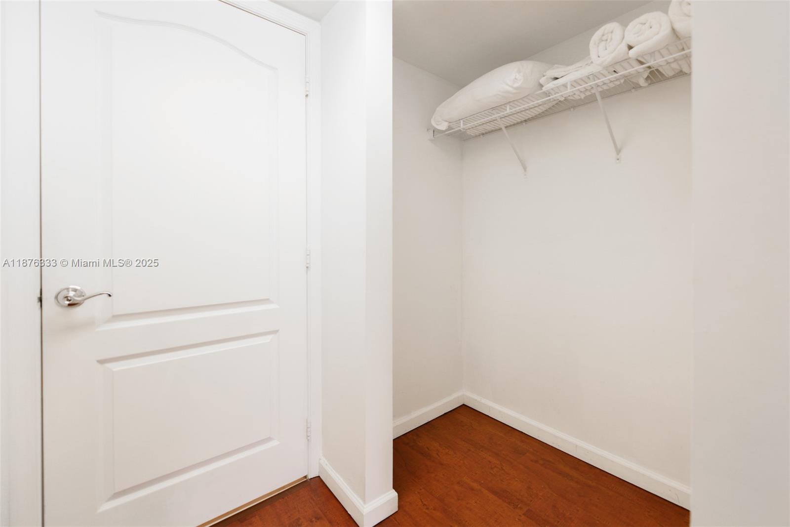1200 Brickell Bay Dr 1720