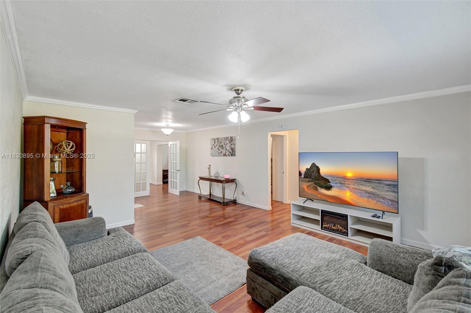880 SW 64th Ter