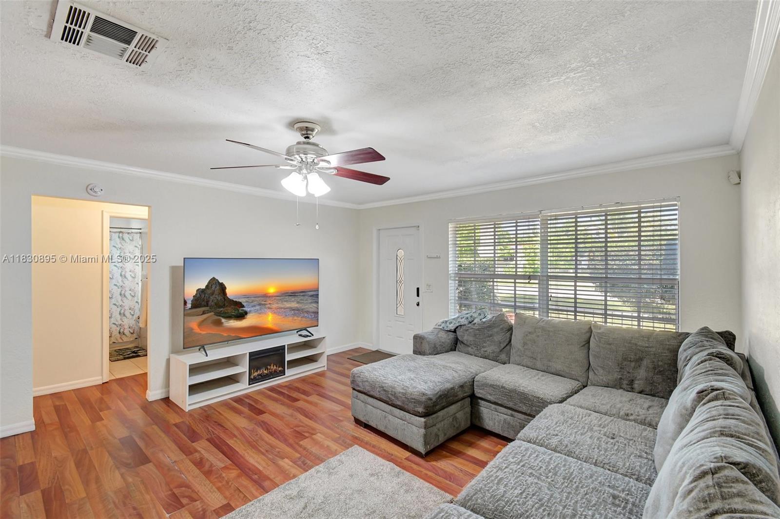 880 SW 64th Ter